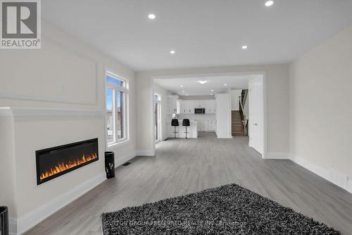 2 Bouw Place, Dutton/Dunwich (Dutton), ON - Indoor Photo Showing Living Room With Fireplace