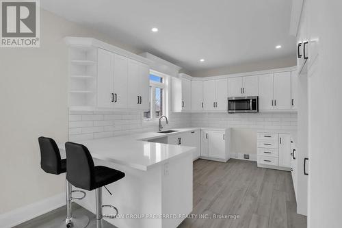 2 Bouw Place, Dutton/Dunwich (Dutton), ON - Indoor Photo Showing Kitchen With Upgraded Kitchen