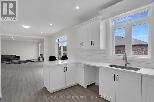 2 Bouw Place, Dutton/Dunwich (Dutton), ON - Indoor Photo Showing Kitchen