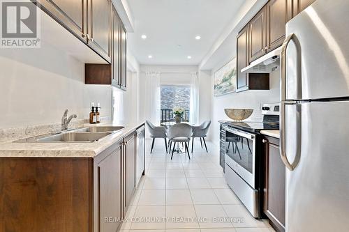 11 Bruton Street, Thorold, ON - Indoor Photo Showing Kitchen With Double Sink With Upgraded Kitchen