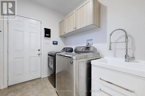 286 Barons Street, Vaughan, ON - Indoor Photo Showing Laundry Room