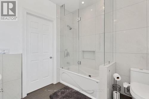 16585 Jane Street, King, ON - Indoor Photo Showing Bathroom