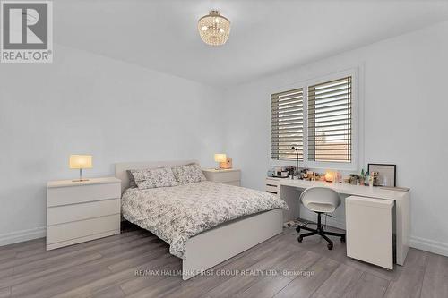 16585 Jane Street, King, ON - Indoor Photo Showing Bedroom