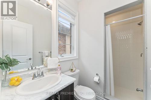 396 Woodgate Pines Drive, Vaughan, ON - Indoor Photo Showing Bathroom