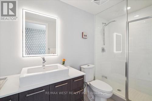 614 - 4800 Highway 7, Vaughan, ON - Indoor Photo Showing Bathroom