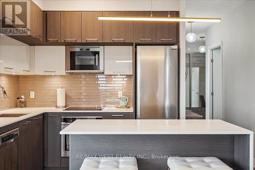 614 - 4800 Highway 7, Vaughan, ON - Indoor Photo Showing Kitchen With Stainless Steel Kitchen With Upgraded Kitchen