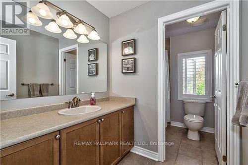 2395 Whitehorn Drive, Burlington, ON - Indoor Photo Showing Bathroom