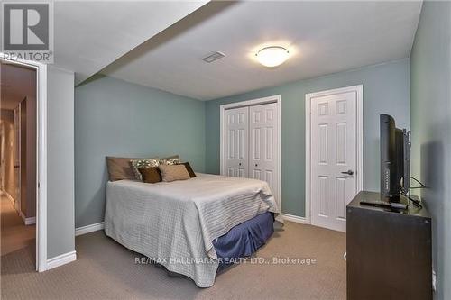 2395 Whitehorn Drive, Burlington, ON - Indoor Photo Showing Bedroom