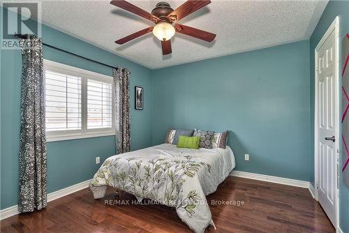 2395 Whitehorn Drive, Burlington, ON - Indoor Photo Showing Bedroom