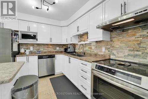 274 Amelia Street, Orangeville, ON - Indoor Photo Showing Kitchen With Stainless Steel Kitchen