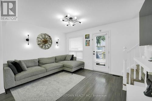 274 Amelia Street, Orangeville, ON - Indoor Photo Showing Living Room