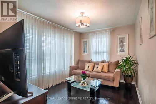 3857 Milkwood Crescent, Mississauga, ON - Indoor Photo Showing Living Room