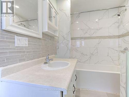 92 Simmons Boulevard, Brampton, ON - Indoor Photo Showing Bathroom