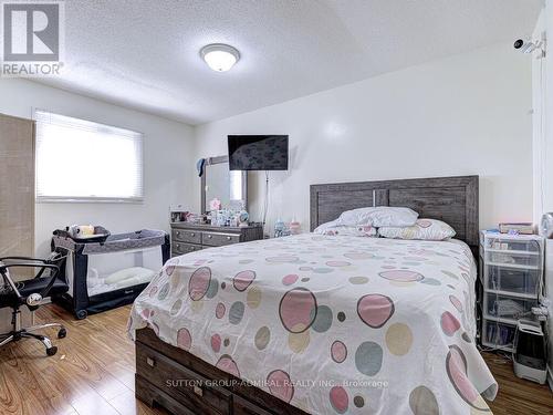 92 Simmons Boulevard, Brampton, ON - Indoor Photo Showing Bedroom