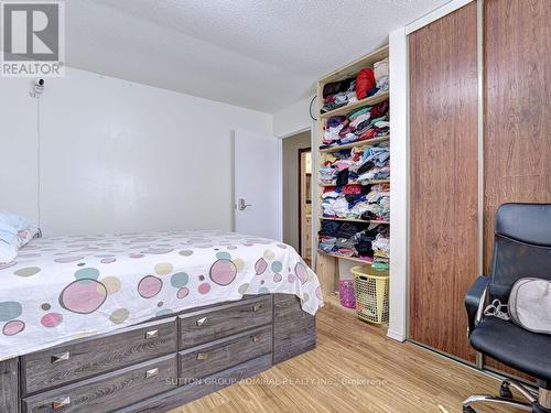 92 Simmons Boulevard, Brampton, ON - Indoor Photo Showing Bedroom