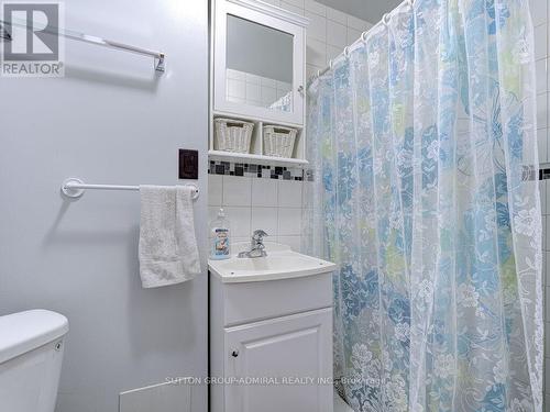 92 Simmons Boulevard, Brampton, ON - Indoor Photo Showing Bathroom