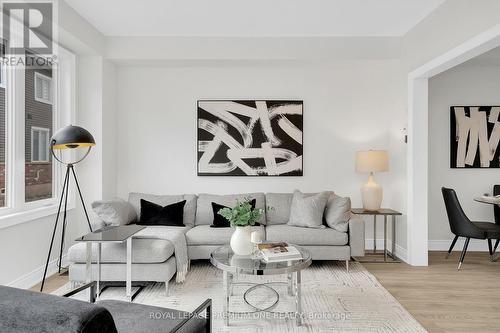 17 Steer Road, Erin, ON - Indoor Photo Showing Living Room