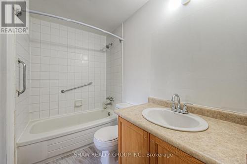 3 - 400 Springbank Avenue N, Woodstock, ON - Indoor Photo Showing Bathroom