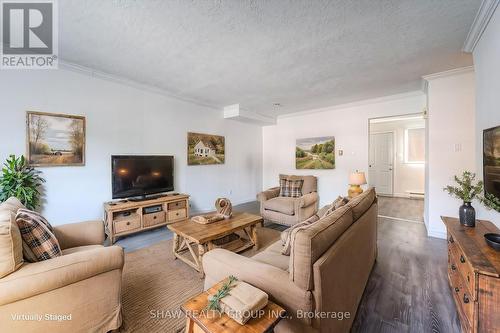 3 - 400 Springbank Avenue N, Woodstock, ON - Indoor Photo Showing Living Room