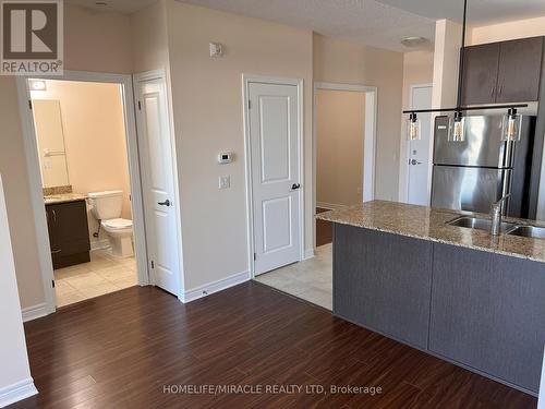 516 - 39 New Delhi Drive, Markham, ON - Indoor Photo Showing Kitchen With Double Sink