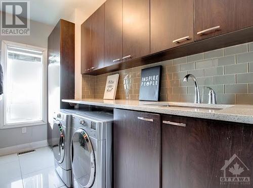 1680 Linkland Court, Ottawa, ON - Indoor Photo Showing Laundry Room