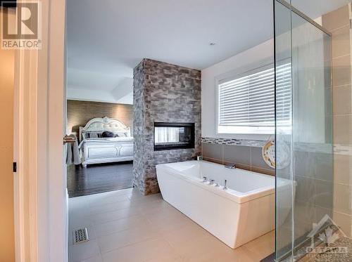 1680 Linkland Court, Ottawa, ON - Indoor Photo Showing Bathroom