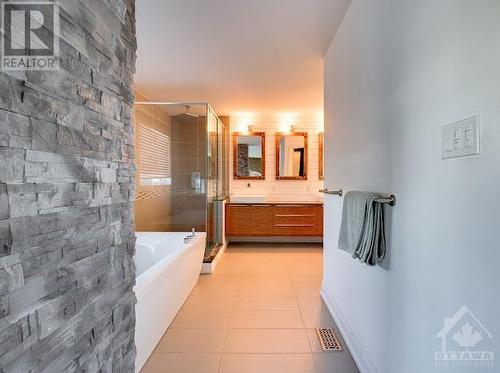 1680 Linkland Court, Ottawa, ON - Indoor Photo Showing Bathroom