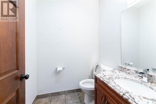 206 Muzyka Road, Saskatoon, SK - Indoor Photo Showing Bathroom