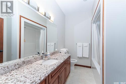 206 Muzyka Road, Saskatoon, SK - Indoor Photo Showing Bathroom