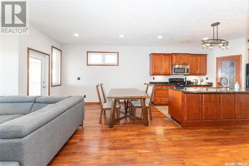 206 Muzyka Road, Saskatoon, SK - Indoor