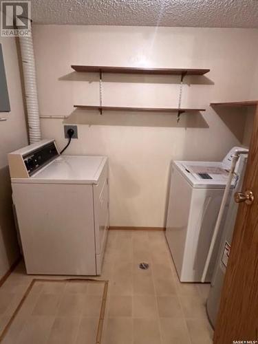 398 Cedar Meadow Drive, Regina, SK - Indoor Photo Showing Laundry Room