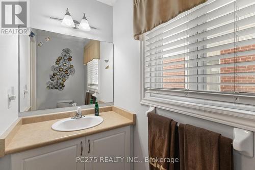 941 Cherryhaven Drive, London, ON - Indoor Photo Showing Bathroom