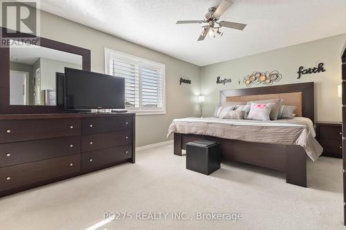 941 Cherryhaven Drive, London, ON - Indoor Photo Showing Bedroom