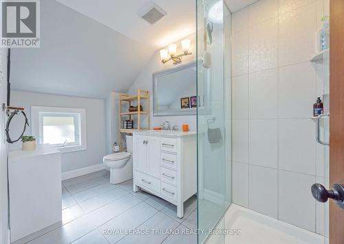 587 Rosedale Street, London, ON - Indoor Photo Showing Bathroom