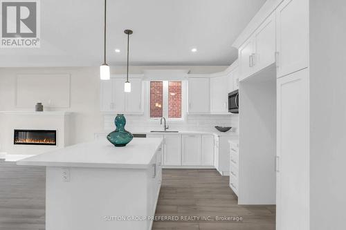 4 Bouw Place, Dutton/Dunwich (Dutton), ON - Indoor Photo Showing Kitchen