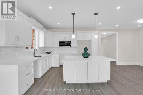 4 Bouw Place, Dutton/Dunwich (Dutton), ON - Indoor Photo Showing Kitchen With Upgraded Kitchen