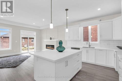 4 Bouw Place, Dutton/Dunwich (Dutton), ON - Indoor Photo Showing Kitchen With Upgraded Kitchen