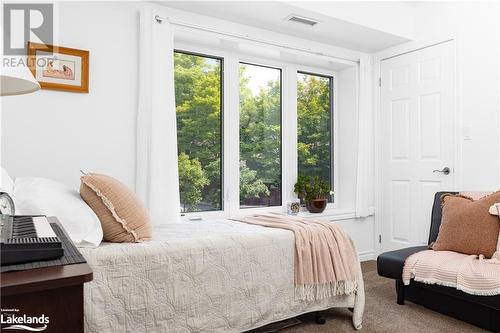 24 Dairy Lane Unit# 206, Huntsville, ON - Indoor Photo Showing Bedroom