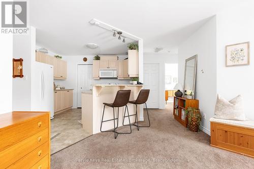 206 - 24 Dairy Lane, Huntsville (Chaffey), ON - Indoor Photo Showing Kitchen