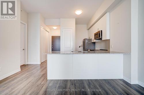 511 - 150 Oak Park Boulevard, Oakville, ON - Indoor Photo Showing Kitchen