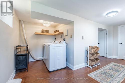 228 Plumtree Drive, Burlington, ON - Indoor Photo Showing Laundry Room