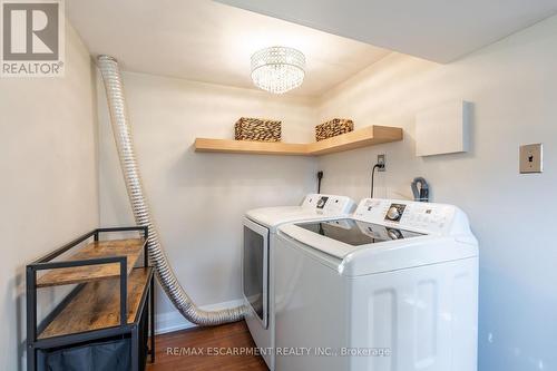 228 Plumtree Drive, Burlington, ON - Indoor Photo Showing Laundry Room