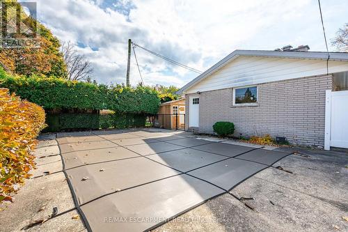 228 Plumtree Drive, Burlington, ON - Outdoor