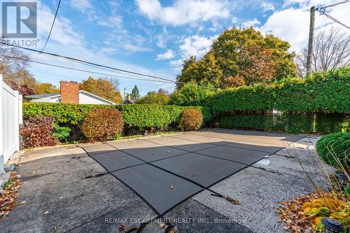 228 Plumtree Drive, Burlington, ON - Outdoor