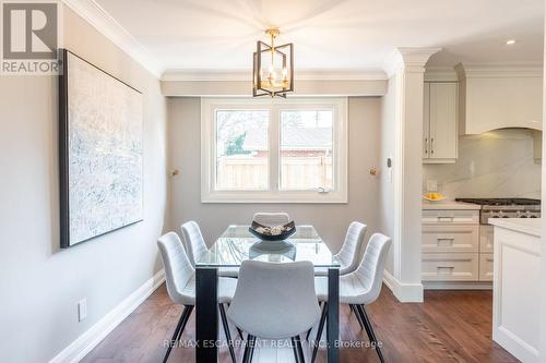 228 Plumtree Drive, Burlington, ON - Indoor Photo Showing Dining Room