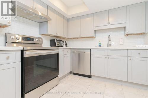 3 Candy Crescent, Brampton, ON - Indoor Photo Showing Kitchen