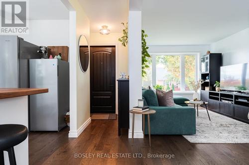 3 Chilcot Avenue, Toronto, ON - Indoor Photo Showing Living Room