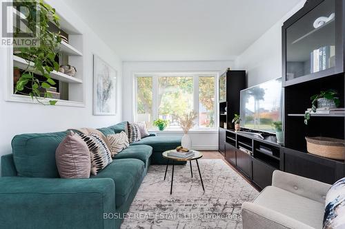 3 Chilcot Avenue, Toronto, ON - Indoor Photo Showing Living Room