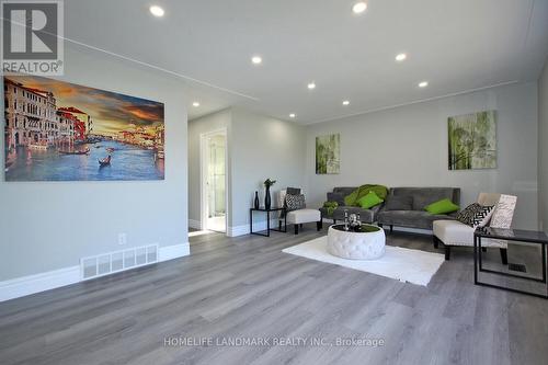 45 Lorne Avenue, Grimsby, ON - Indoor Photo Showing Living Room