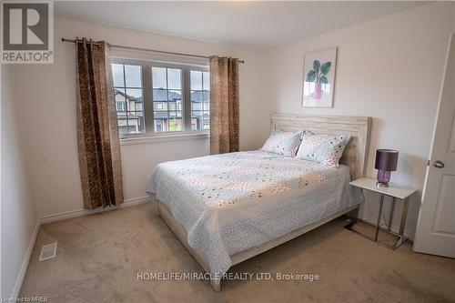 58 Beauchamp Drive S, Cambridge, ON - Indoor Photo Showing Bedroom